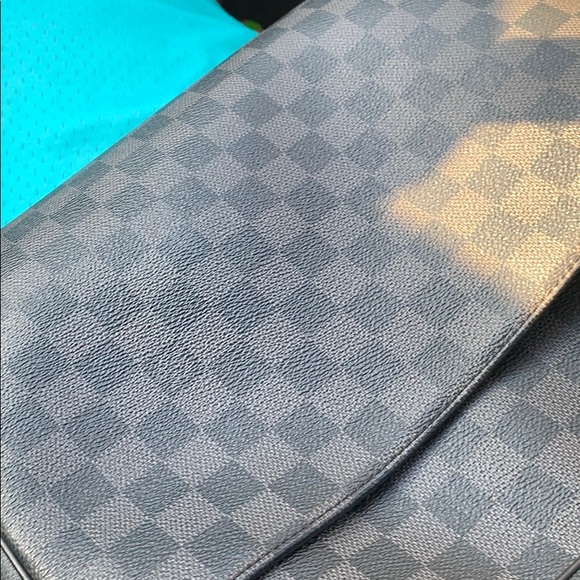 Louis Vuitton Damier Reporter Bag - Picture 2 of 2